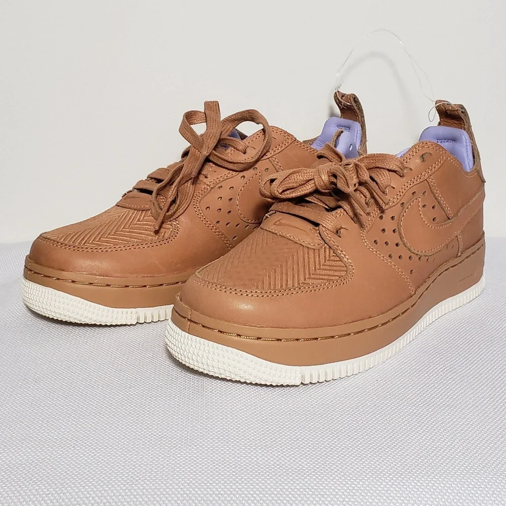 ❤️NIKE NWOT! Women's Force 1 sneakers 🤍size 6